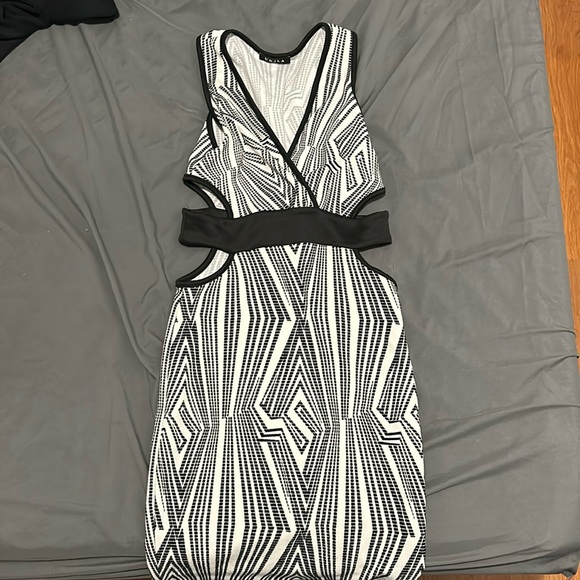 Cut out dress - Picture 1 of 1